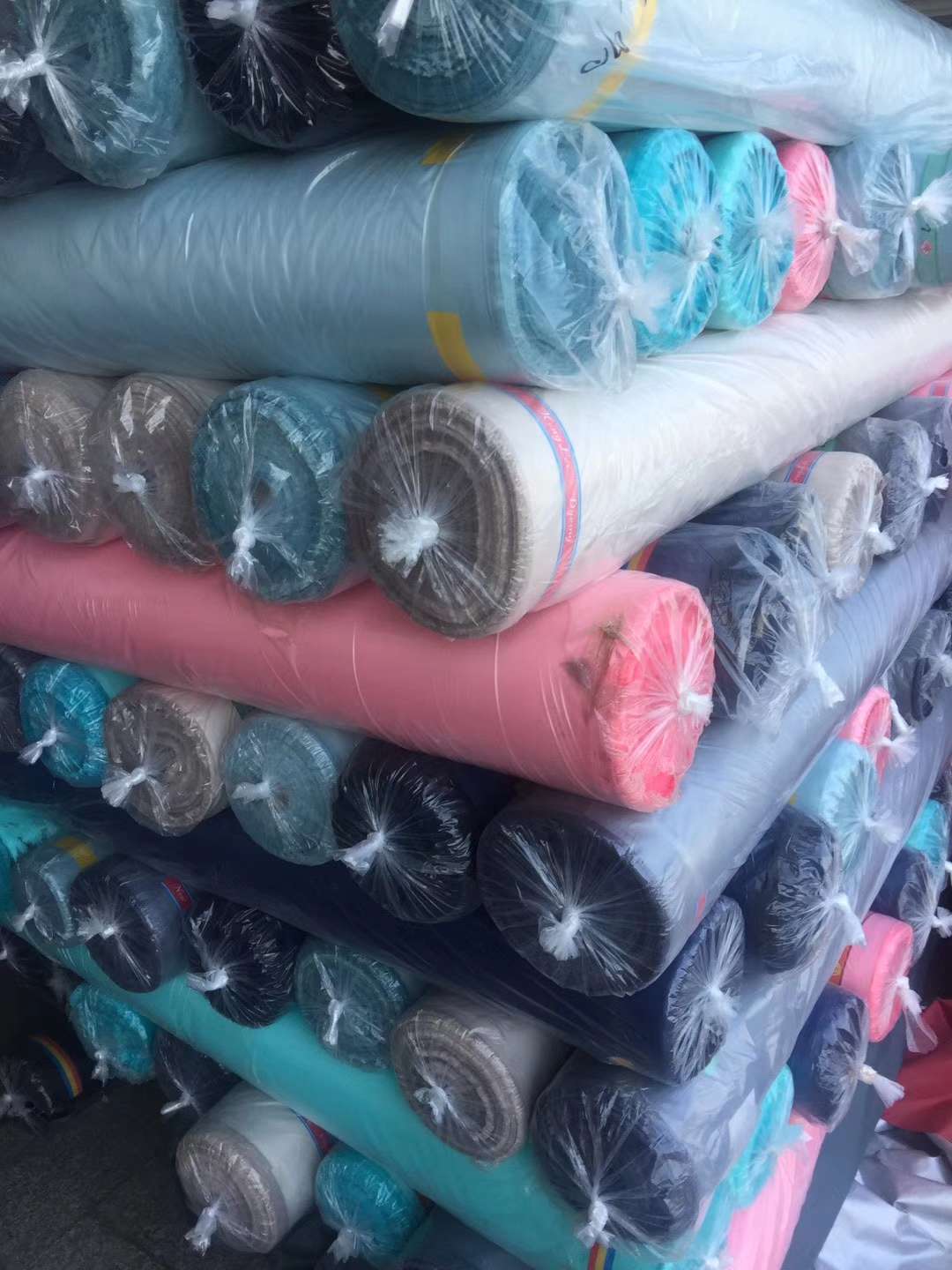 Factory direct sales of best-selling new twill fabric, large stock of high, medium and low grade luggage, sofa, shoe materials and fabric, No. 2 color Application Scenario