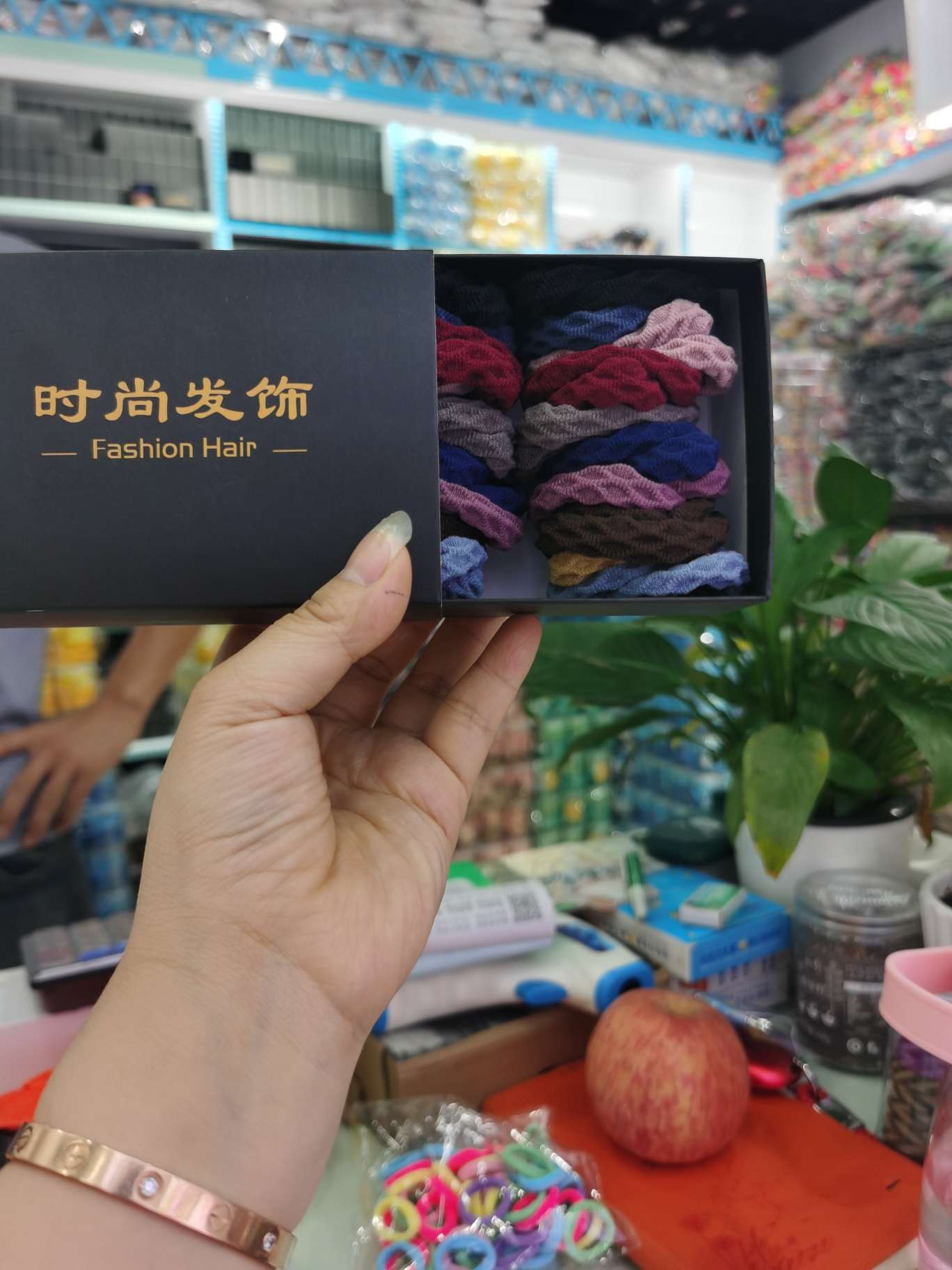 40 Black crocodile pp clips are so colorful and delicious. Just looking at them makes me want them so colorful and delicious that I want them so much detail image 2