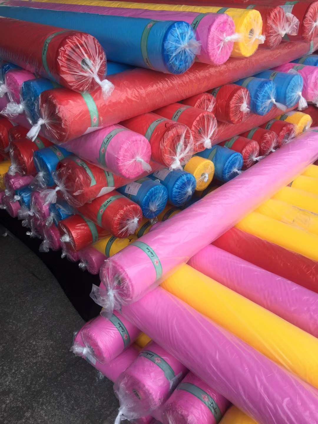 Factory direct sales, hot-selling, in-stock, popular 210DPA eco-friendly coated Oxford fabric, home, makeup, storage, travel, eco-friendly bag fabric lining Application Scenario