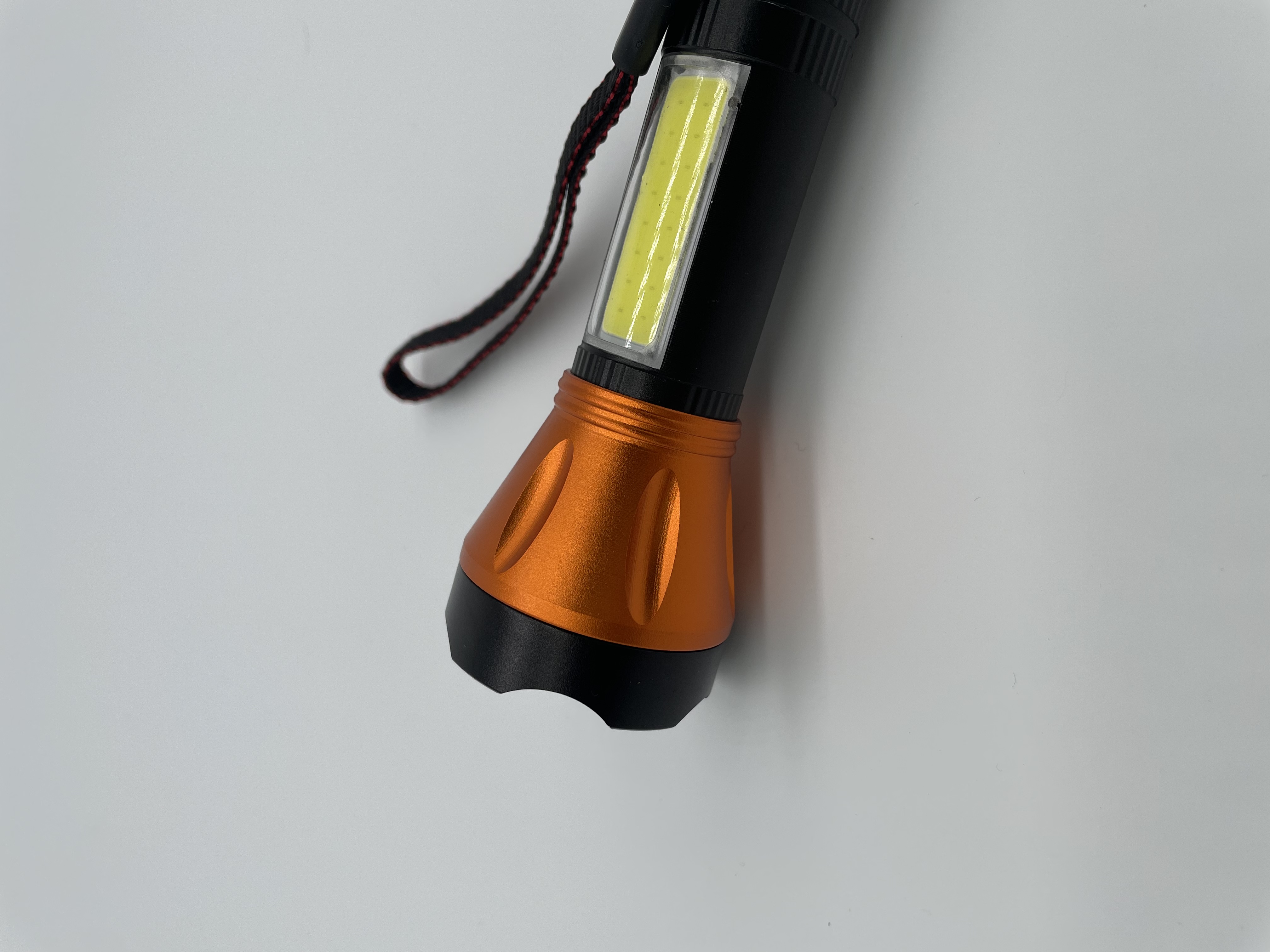 手电筒实物图