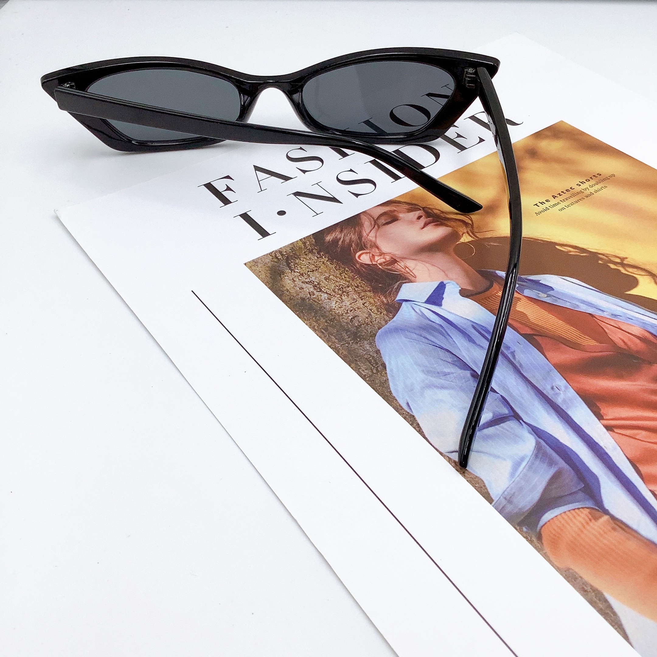The new diamond-encrusted adult glasses are fashionable, trendy and personalized sunglasses. LD2039B set with diamonds Item Picture