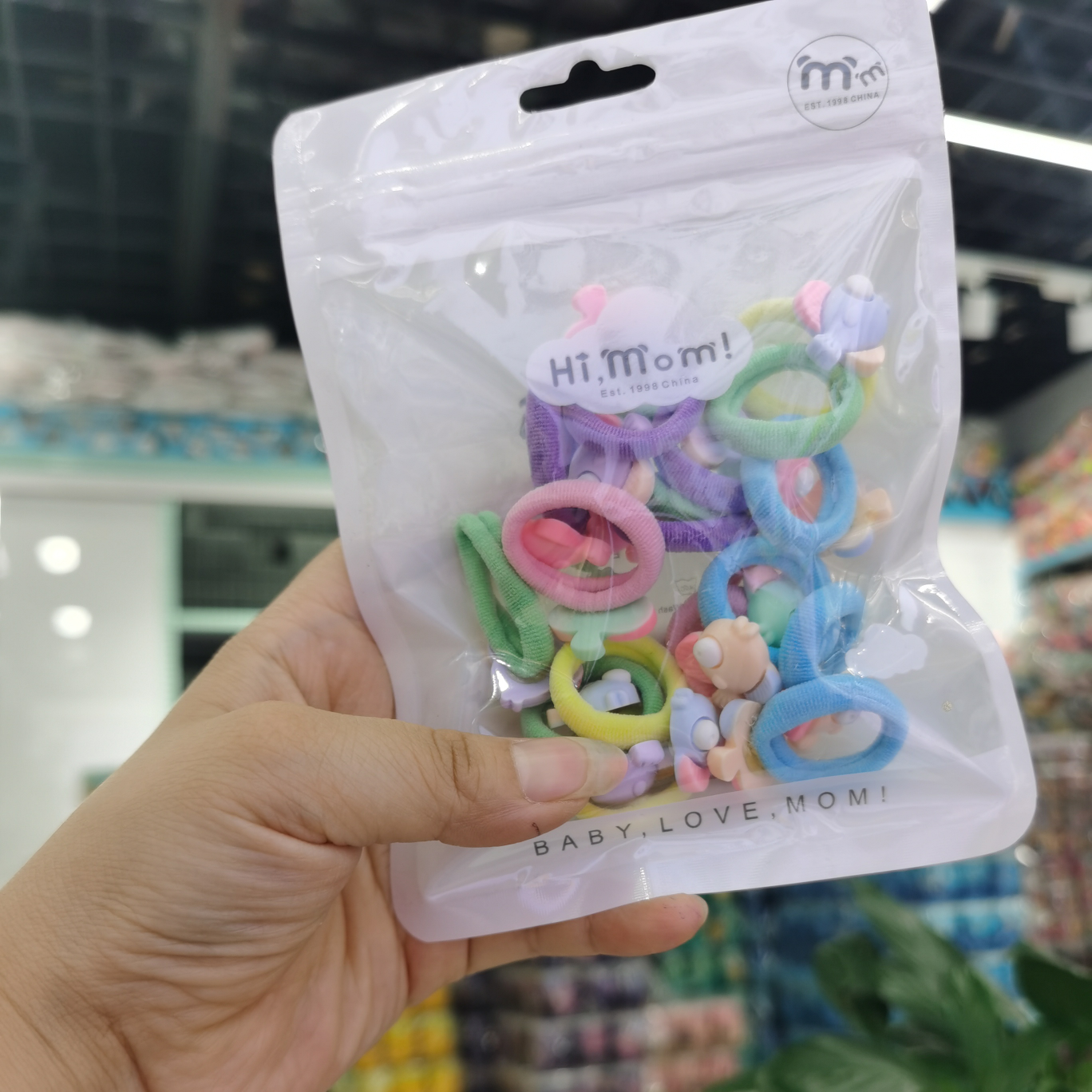 Direct sales of cartoon children's hair accessories from the manufacturer, good quality and low price. The new crocodile pp clip is colorful and so beautiful that it's super nice. Just looking at it makes you want it