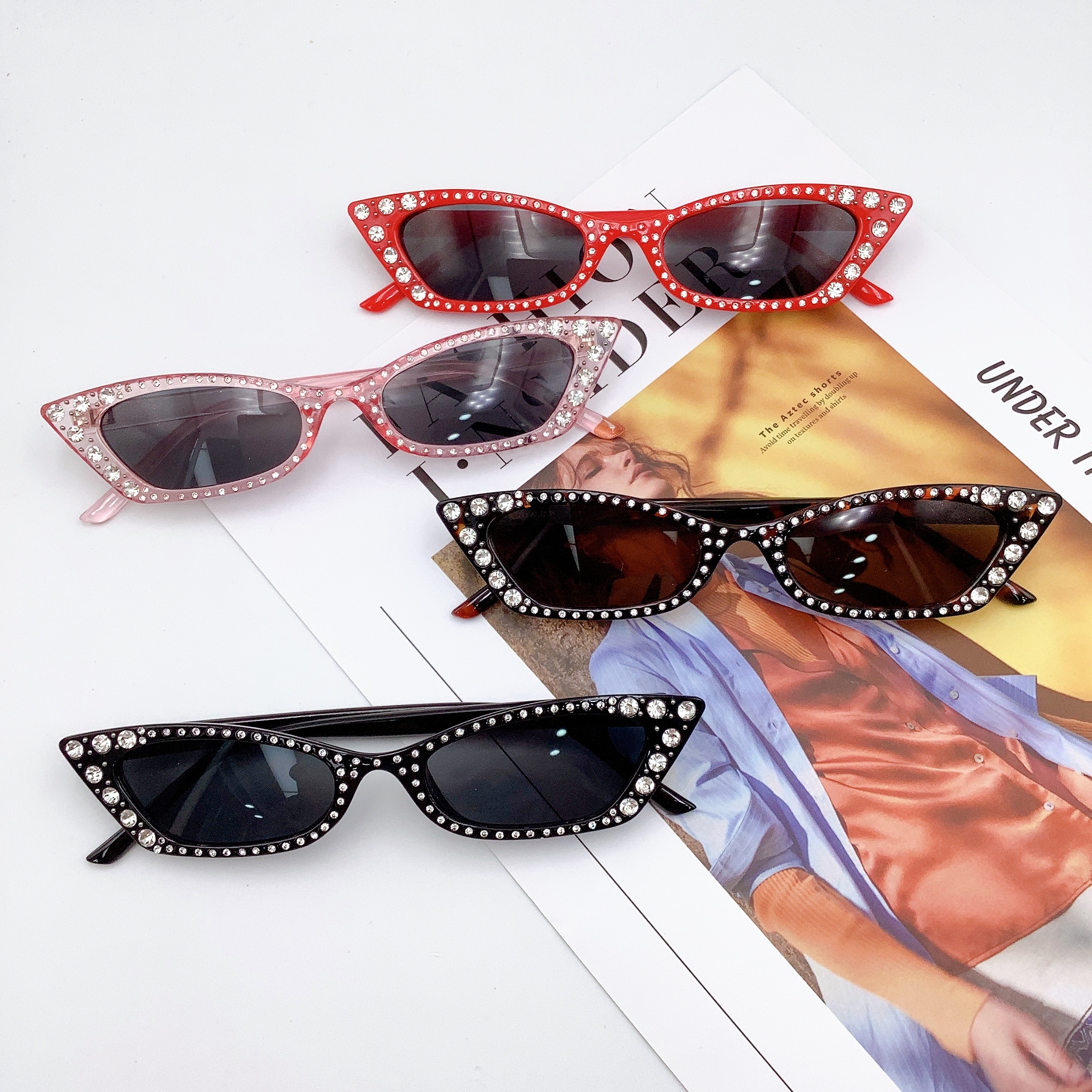 The new diamond-encrusted adult glasses are fashionable, trendy and personalized sunglasses. LD2039B set with diamonds Specification image