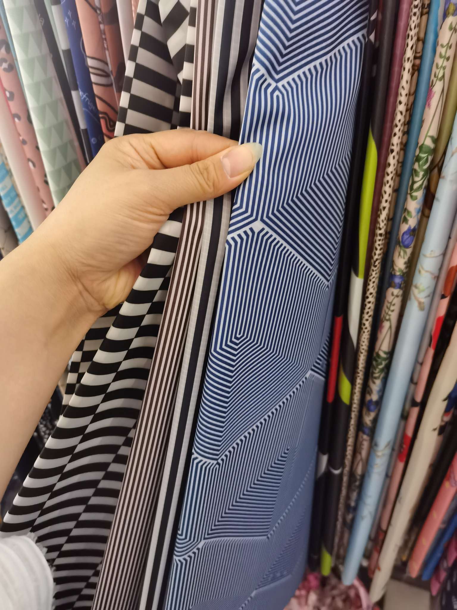 Factory direct sales, best-selling items across the Internet, 170T polyester taeff children's tent storage, travel and eco-friendly bag lining fabric with popular printing Application Scenario
