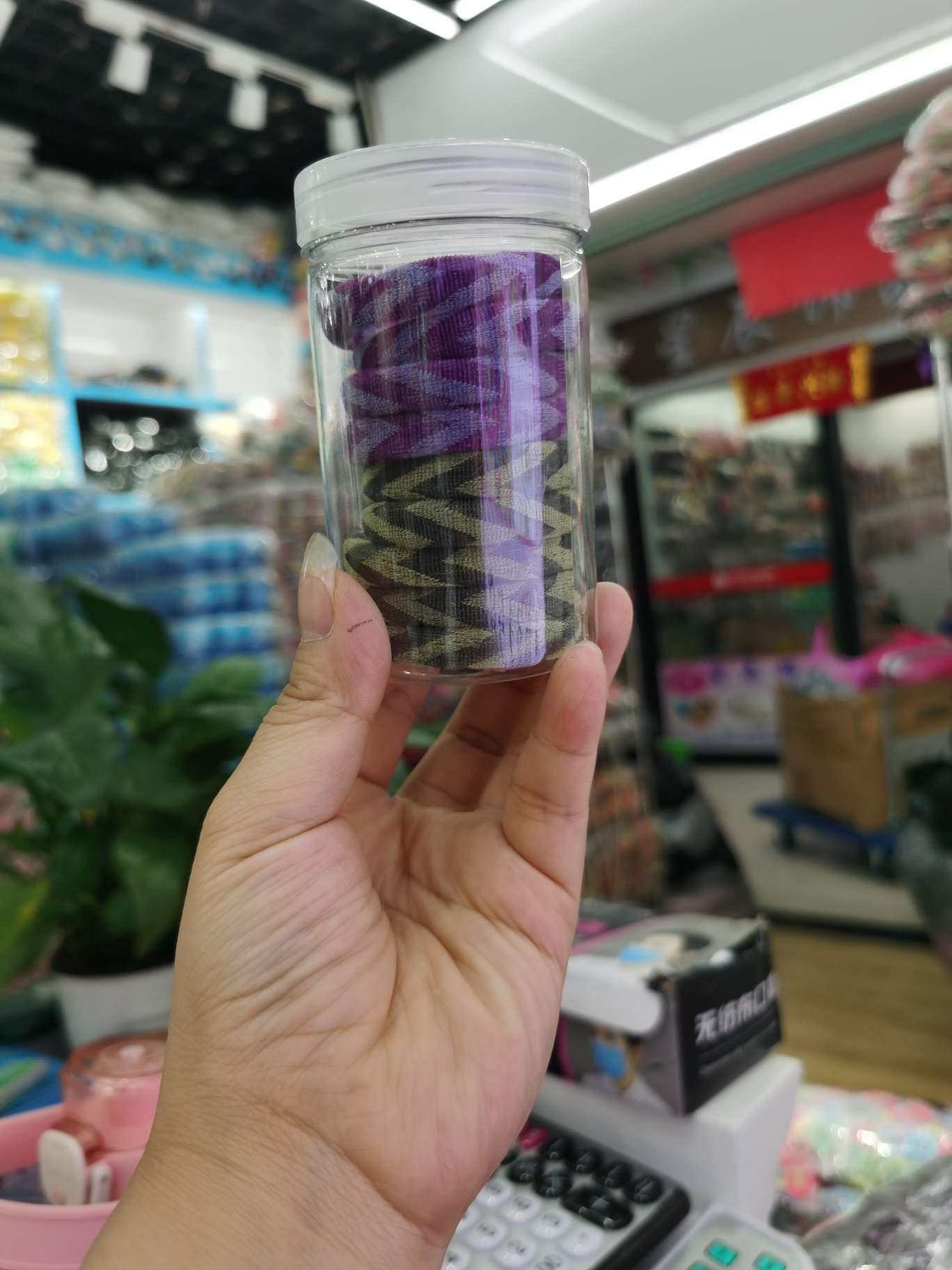 The new crocodile pp clip headwear is so colorful and delightful. Just looking at it makes me want it. So colorful and delightful! Just looking at it makes me want it details Picture