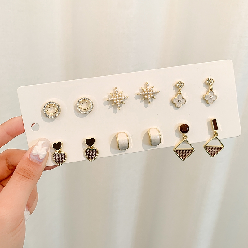 "Super Hit 6-piece set ~ Fresh and cute stud earrings, sweet and girlish earrings, versatile and niche design earrings for women.