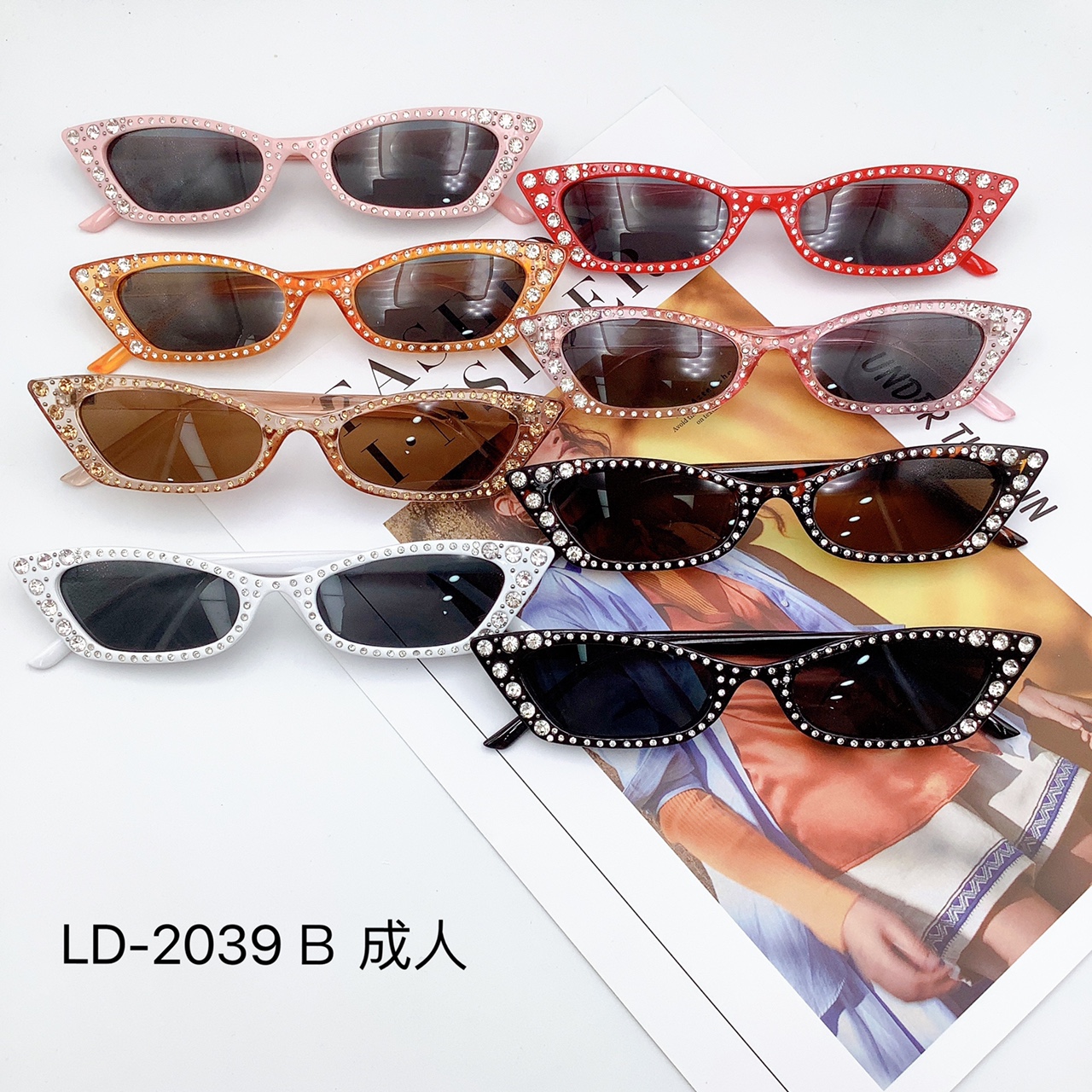 The new diamond-encrusted adult glasses are fashionable, trendy and personalized sunglasses. LD2039B set with diamonds