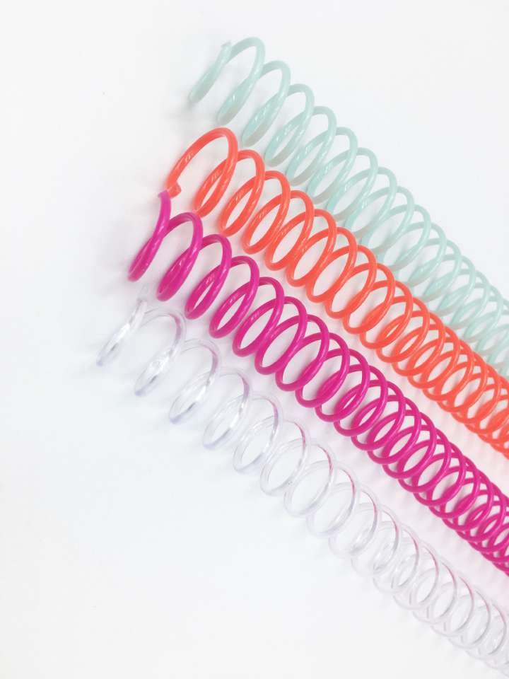 塑料单线圈pvc螺旋活页胶圈蛇仔弹簧圈彩色装订线圈书圈产品图
