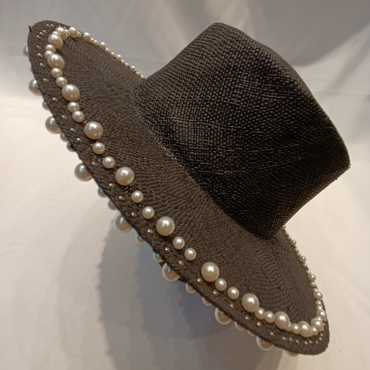 Treasure Grass Black Pearl Straw Hat