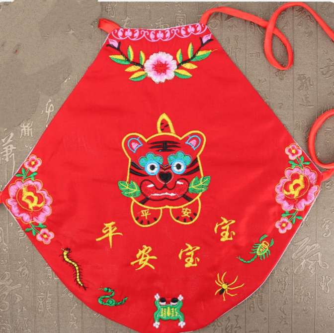 夏季宝宝刺绣肚兜，婴幼儿透气肚兜排汗棉布围兜儿，满月，百天，生日拍照详情图2