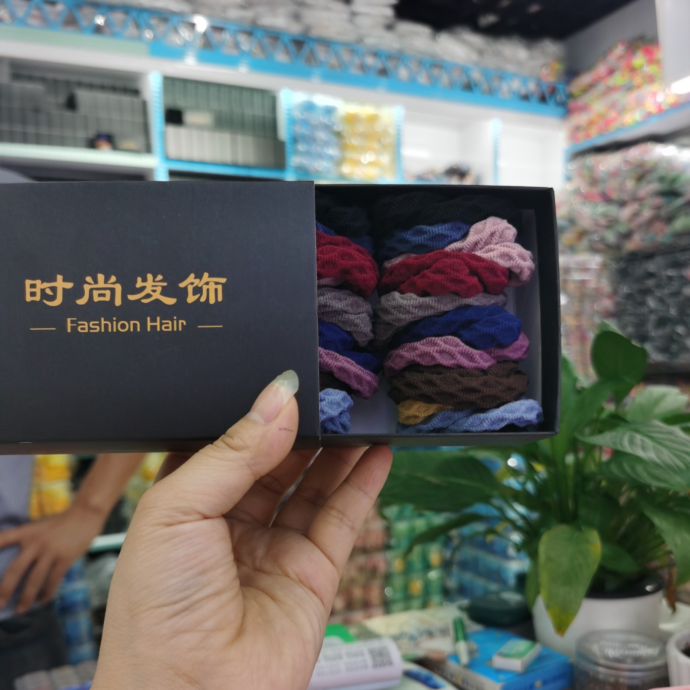 40 Black Crocodile pp clips, so colorful and delightful, super good. Just looking at them makes me want them. So colorful and delightful, super good. Just looking at them makes me want them detail image 1