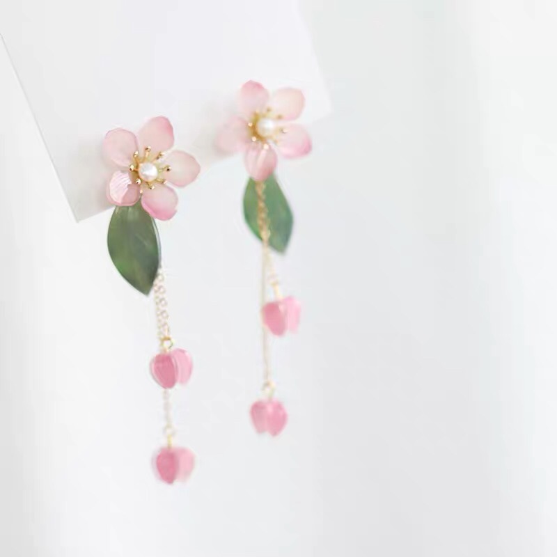 Original design Pink petals sweet summer niche design earrings