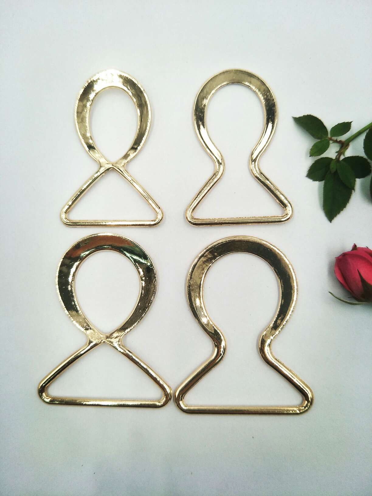 8字对扣异形对扣/金属对扣白底实物图