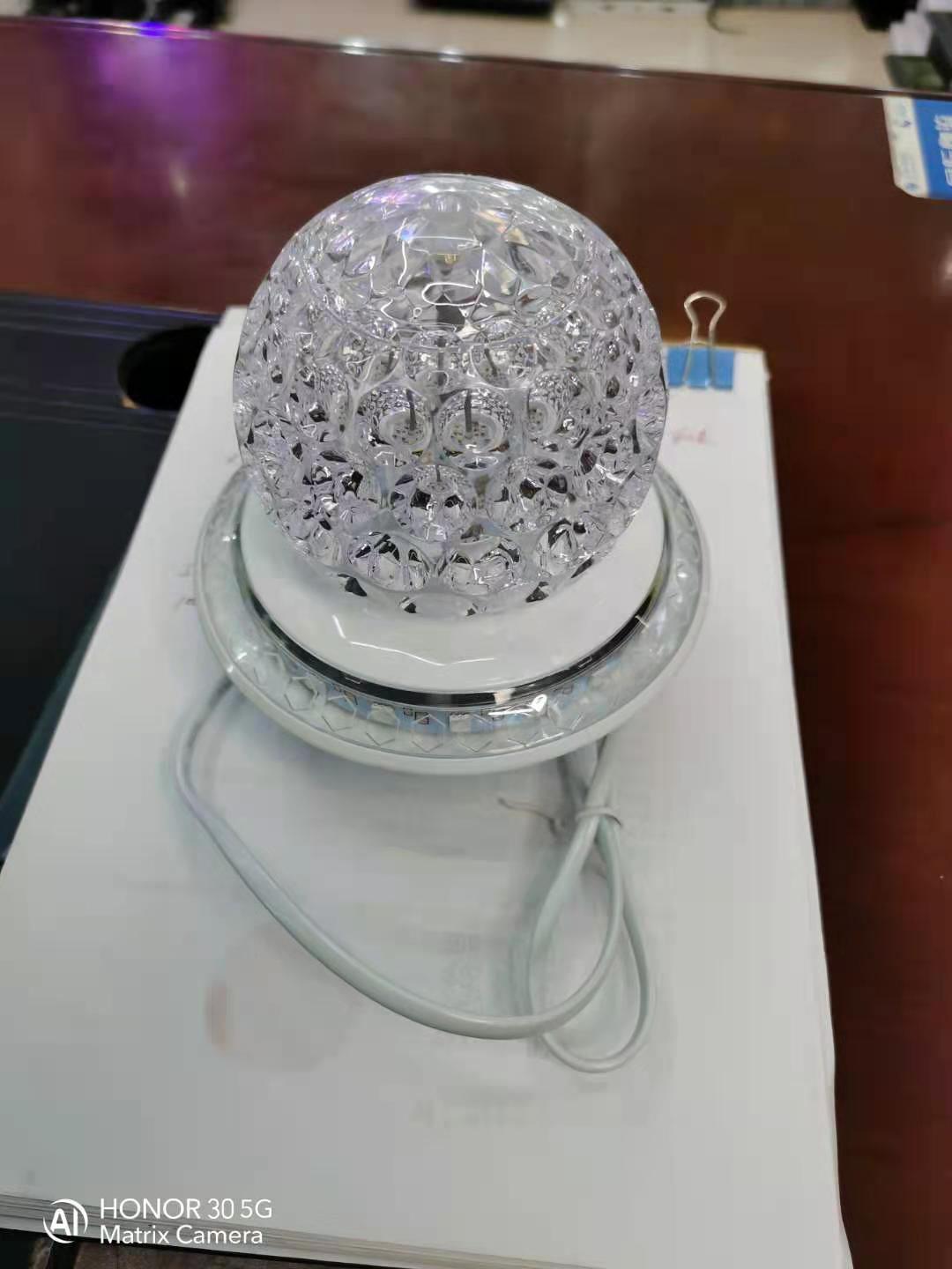 飞碟水晶菠萝魔球产品图