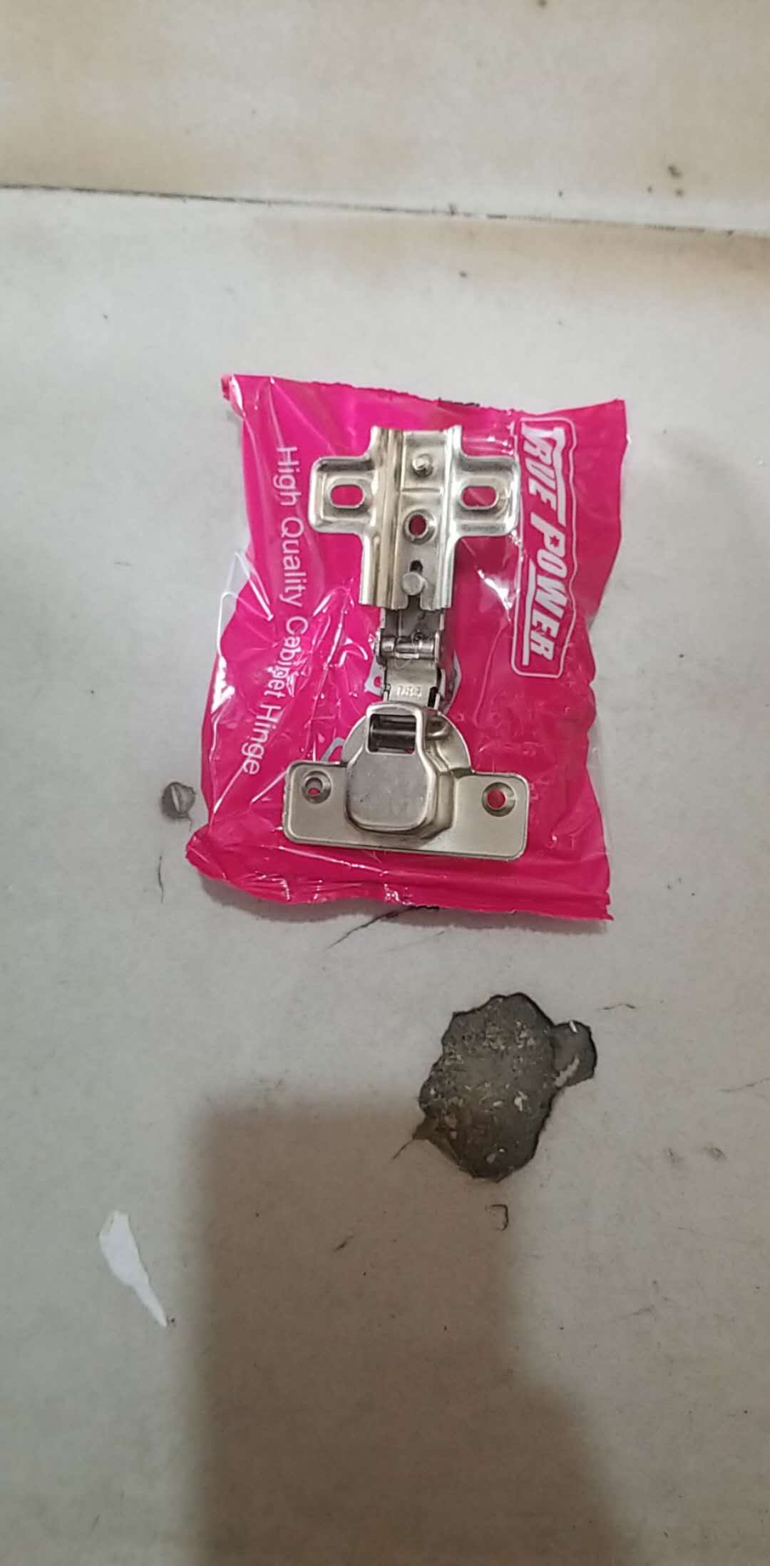 义乌好货，261普通一段力铰链中弯，衣柜橱窗铰链，配螺丝产品图