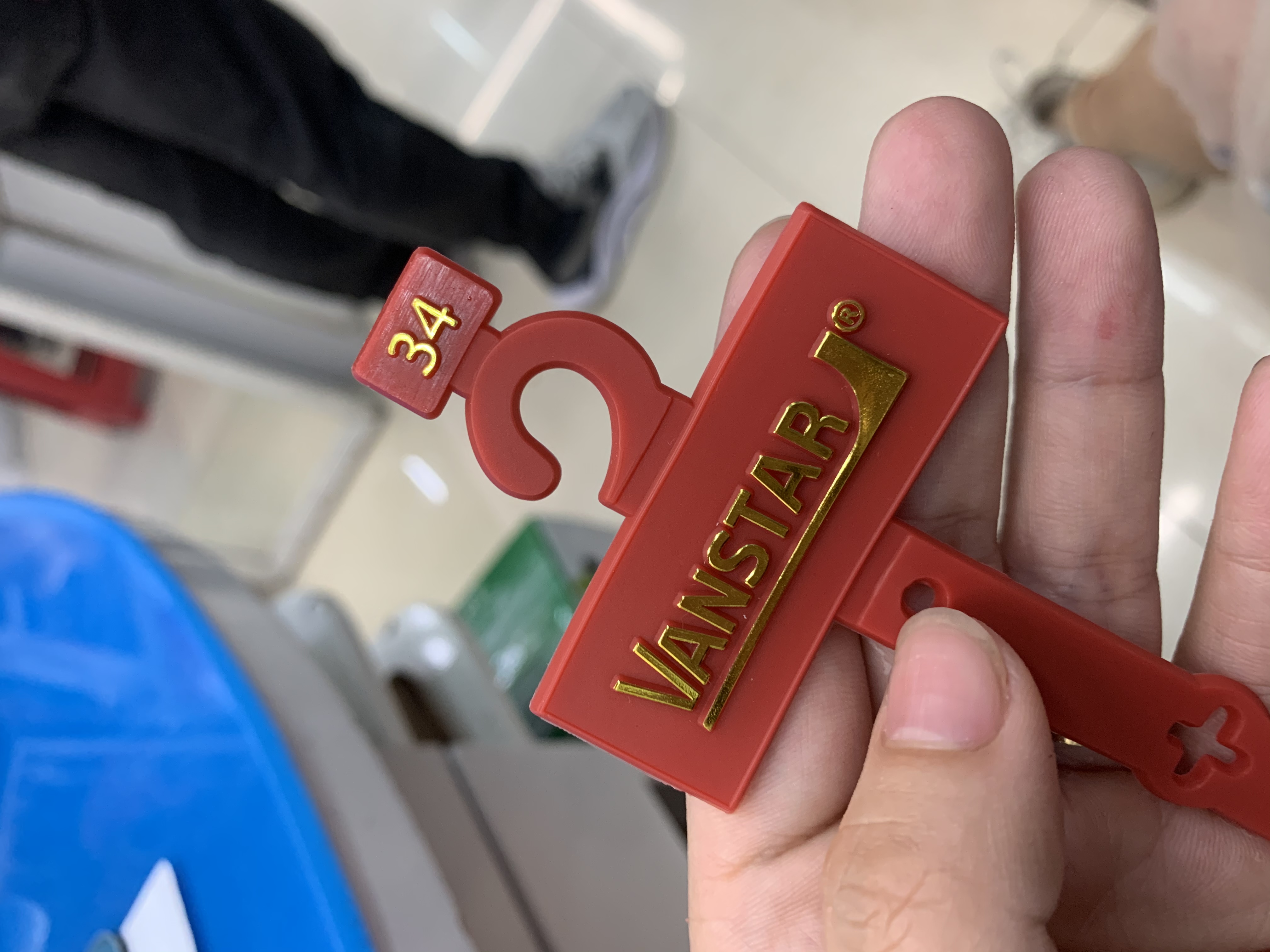 皮带钩 塑料挂钩皮带挂勾 皮带扣皮带挂衣架 超市勾皮带展示钩子细节图