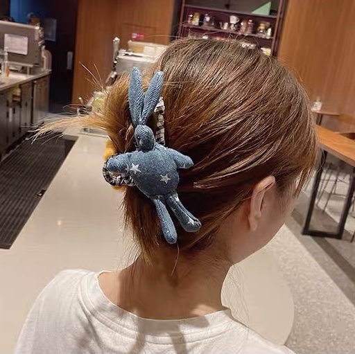 秋硕手工制作羊毛毡卡通笑脸小熊发抓网红ins牛仔兔子蝴蝶结鲨鱼夹潮