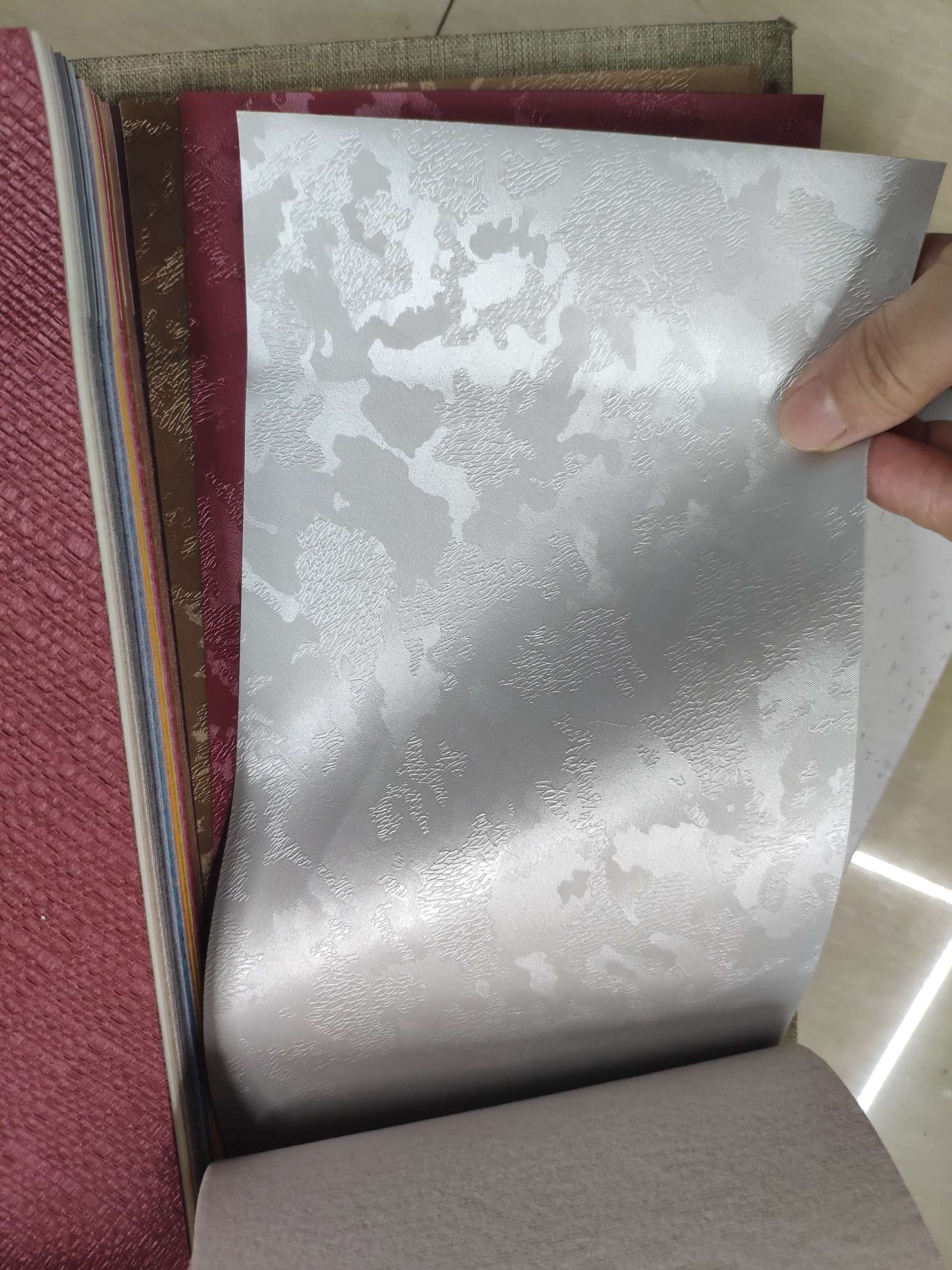 Soft leather with auspicious cloud patterns, hard leather sliding door, artificial leather wall decoration Specification image