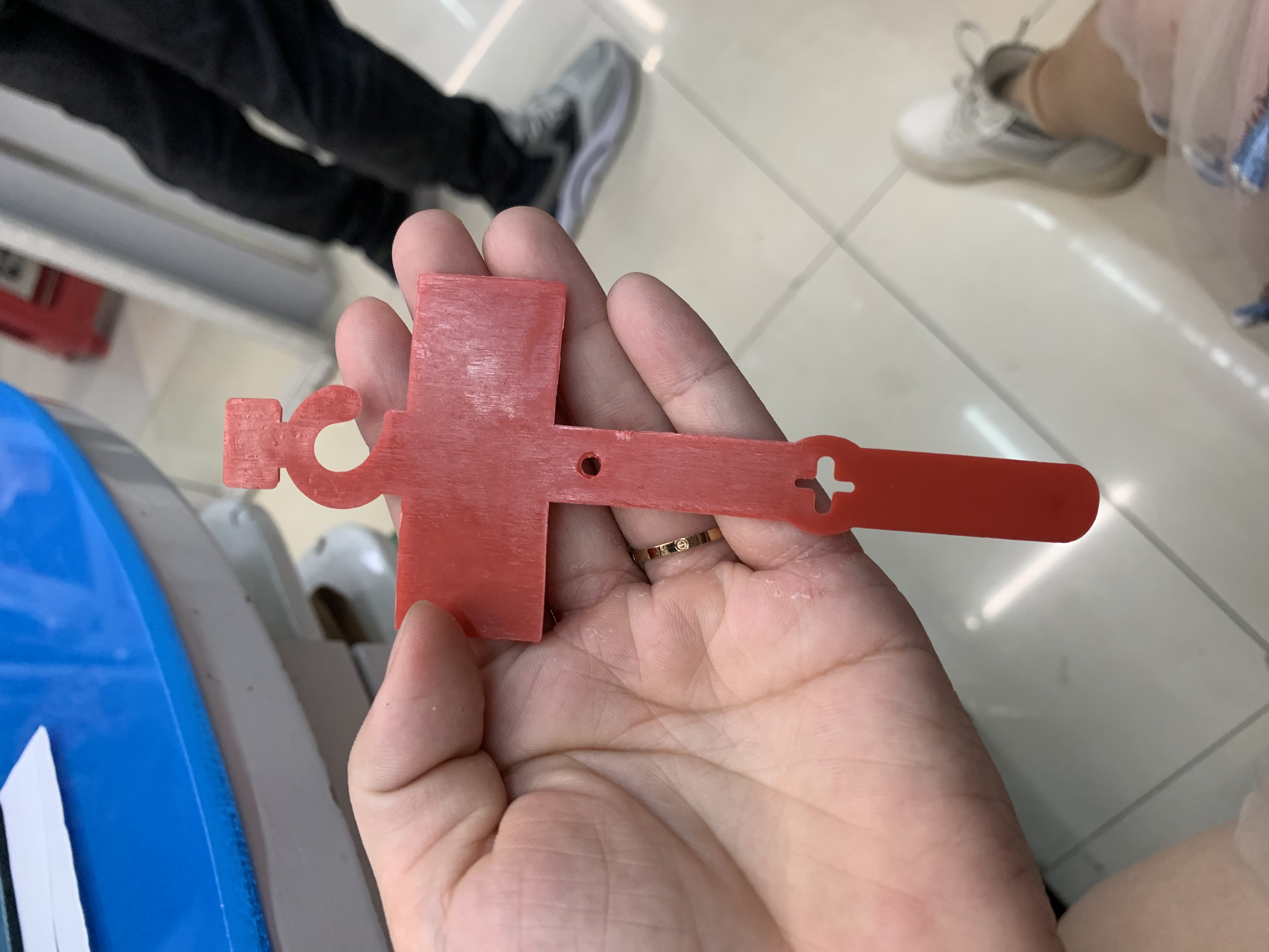 皮带钩 塑料挂钩皮带挂勾 皮带扣皮带挂衣架 超市勾皮带展示钩子白底实物图