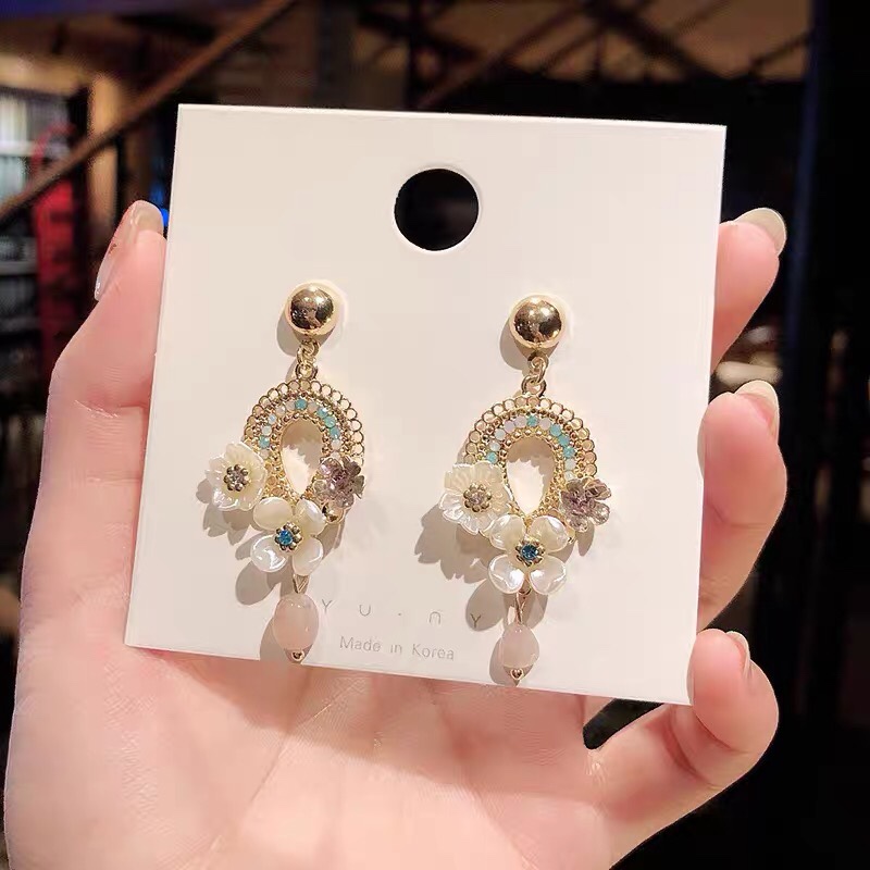 Exquisite luxury senior sense star luxury temperament socialite banquet earrings