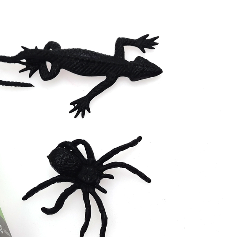 1 yuan 30 boxes of prank blind boxes, scary children's toys, prank surprises, hot selling toys at the entrance of primary schools Application Scenario