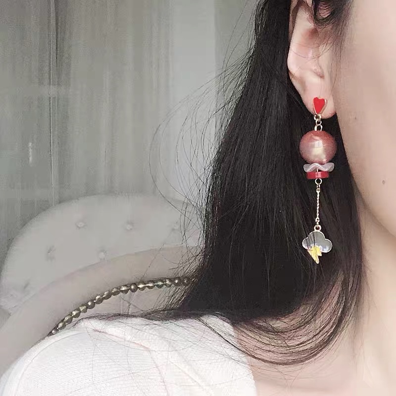 Children's Circus rabbit strawberry sweet and cute Japanese asymmetrical fun earrings Specification image