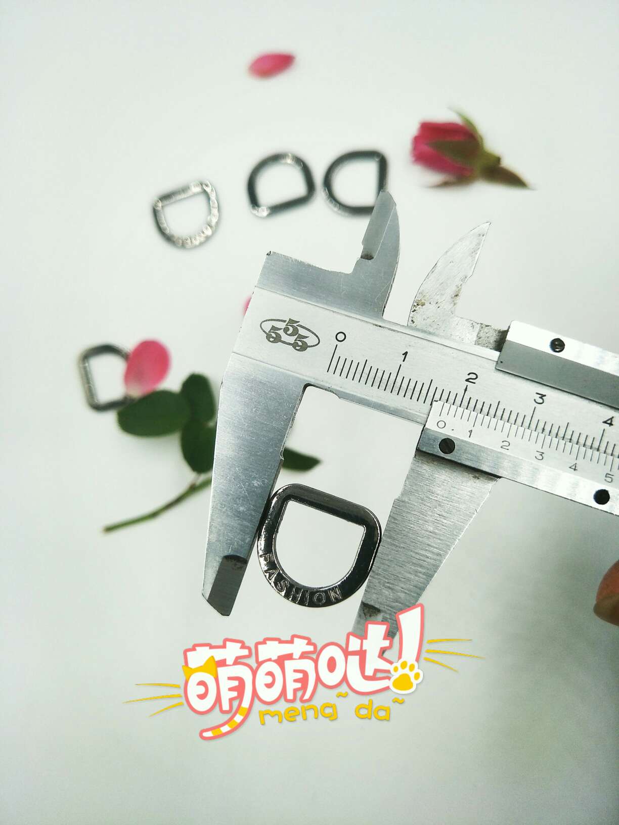 厂家直销合金小D扣 服装辅料 时尚创意标牌 装饰扣 爆款帽子配件掉坠 鞋服箱包头饰DIY配件 金属半圆详情图9