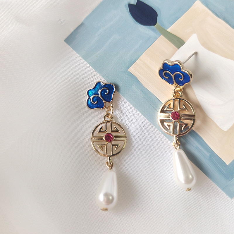 Vintage high sense light luxury earrings Long 2021 new fashionable drop earrings Feminine Atmosphere earrings Summer Drop pearl Drop oil earrings 46