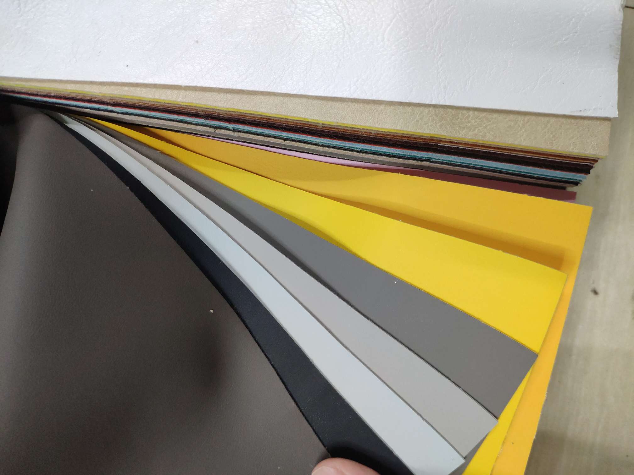 Multicolored artificial leather, fine-textured soft-padded and hard-padded leather bedding fabric Application Scenario