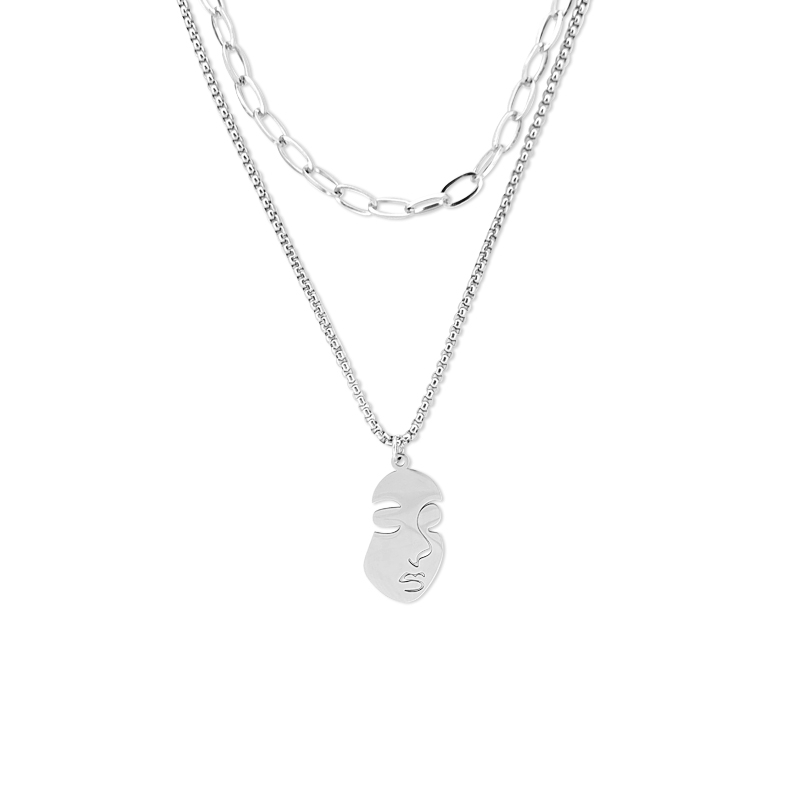 The ins minimalist mask design titanium steel hip-hop girl necklace pendant with double-layer stacked chain does not fade. The sweatshirt is trendy and versatile
