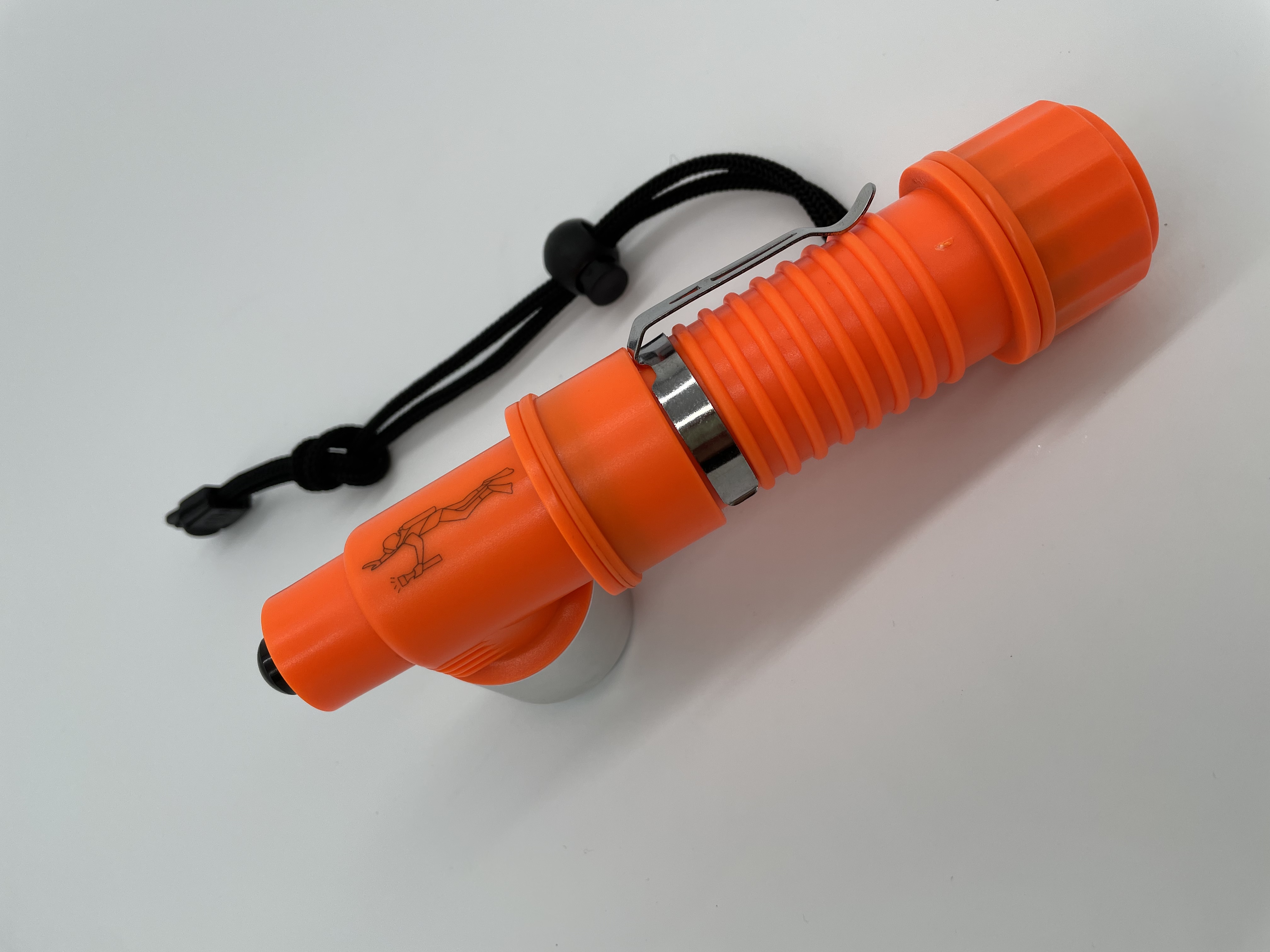 新款歪头潜水手电筒照明18650锂电池带笔扣带尾绳半铝半塑水下照明细节图