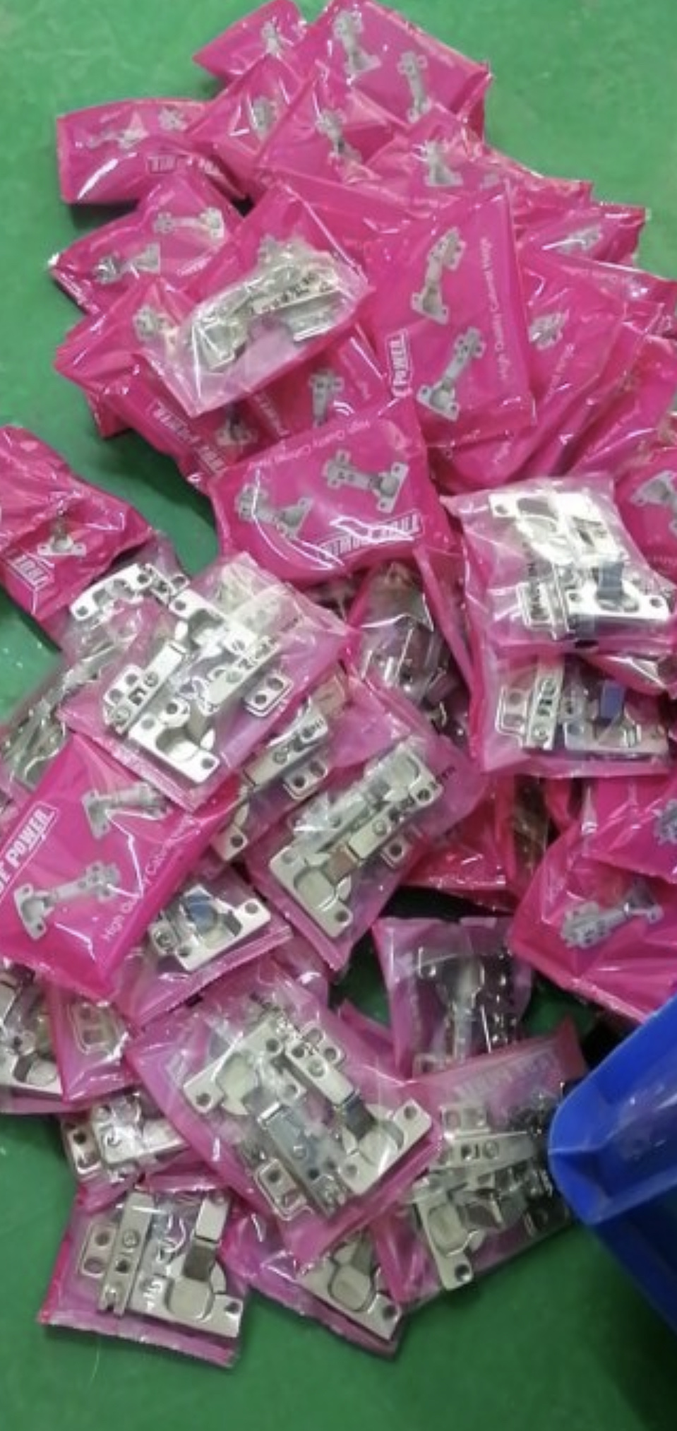 义乌好货，261普通一段力铰链中弯，衣柜橱窗铰链，配螺丝详情图3