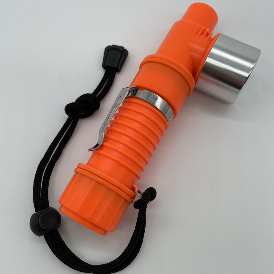 新款歪头潜水手电筒照明18650锂电池带笔扣带尾绳半铝半塑水下照明