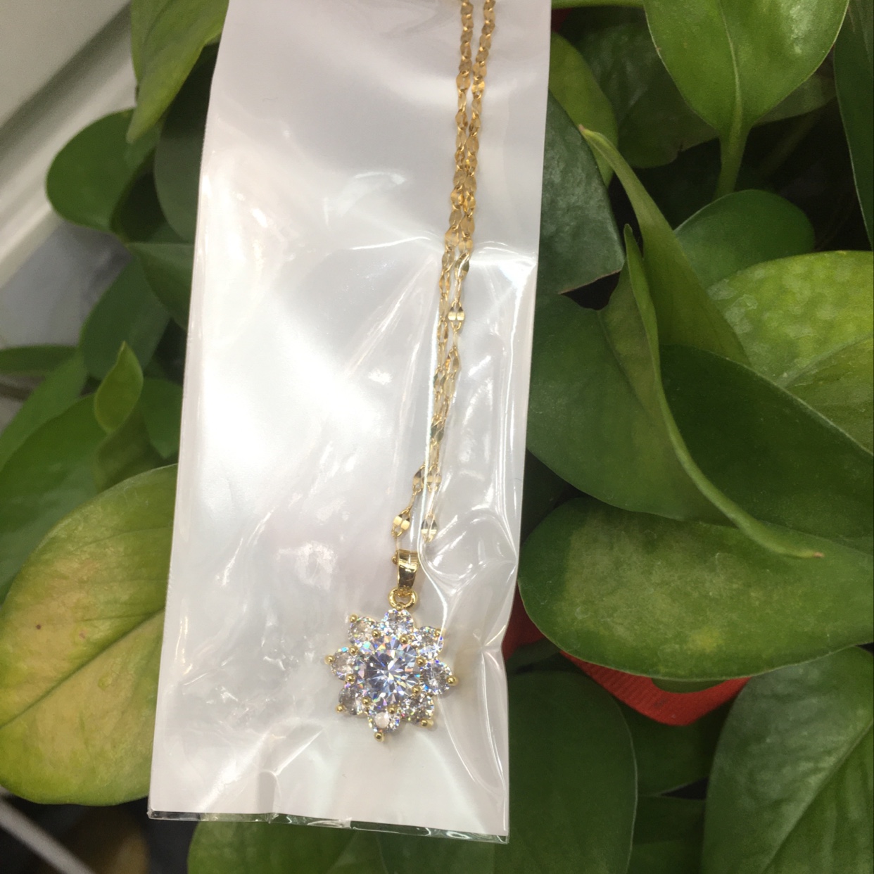Big flower zircon pendant necklace bracelet source manufacturers direct sales batch trembling sound live preferred