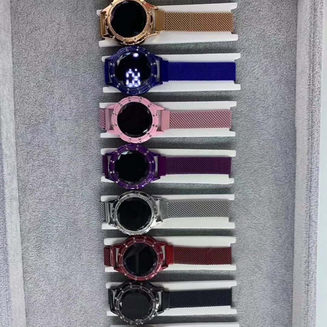 手表时尚运动手表