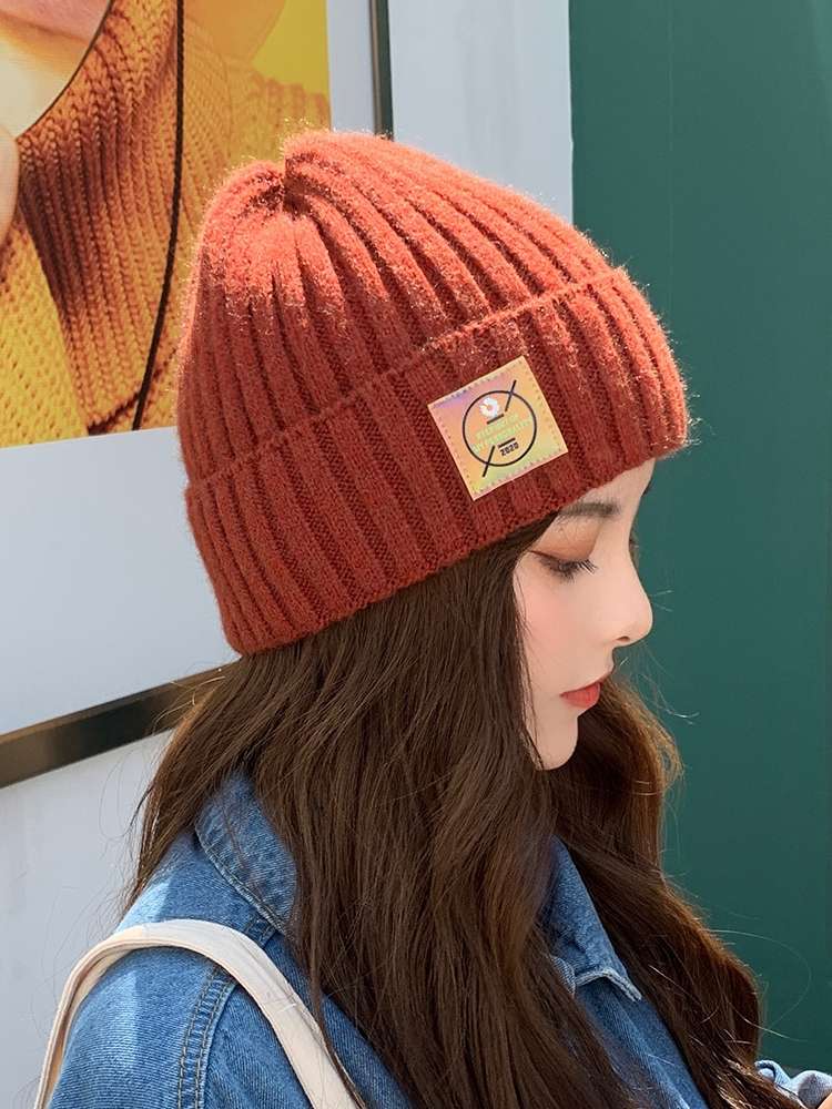 Korean college style woolen hat, children's trendy knitted hat, small Daisy warm hat, autumn and winter casual, versatile, sweet and cold hat Item Picture