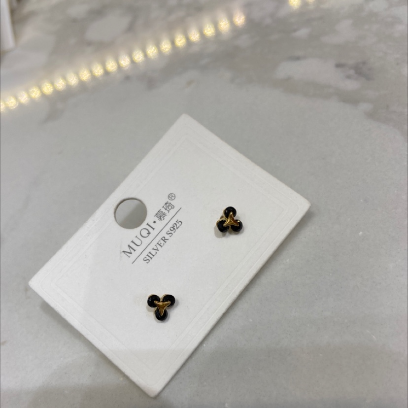 الزركونيوم الأسود Item Picture