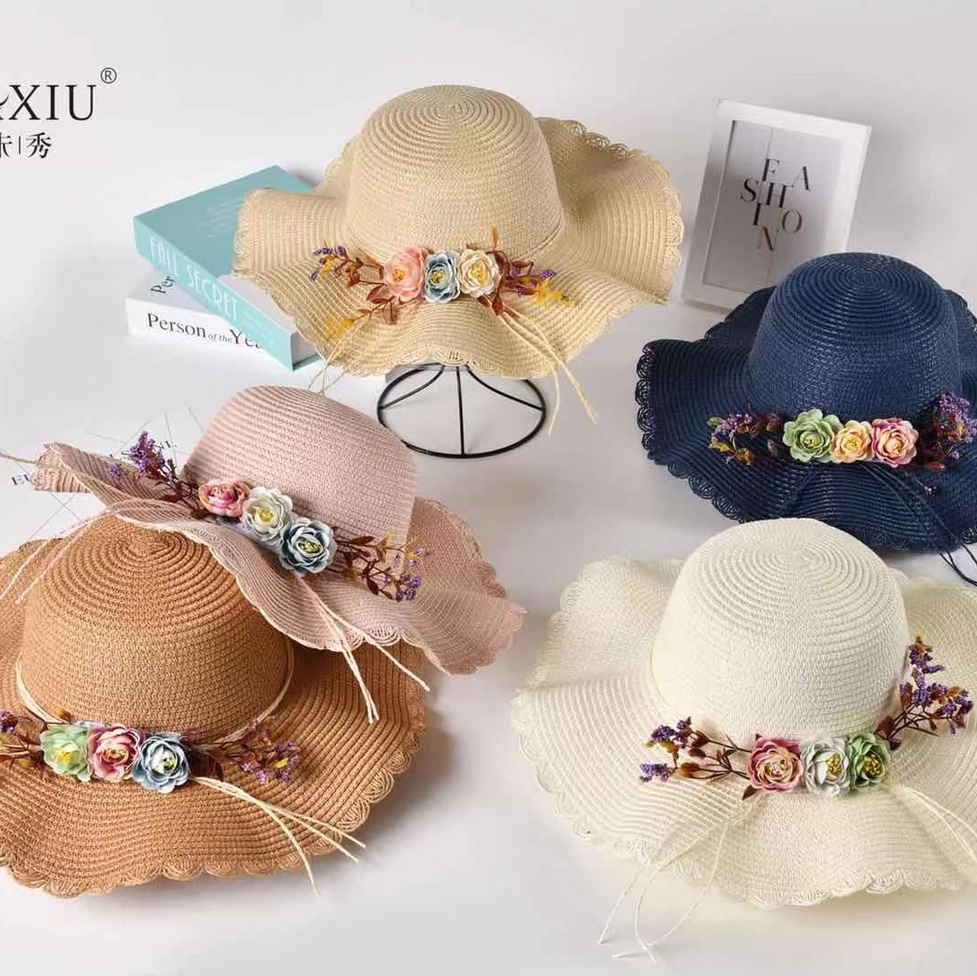 Ika Shows Four Lotus Hats