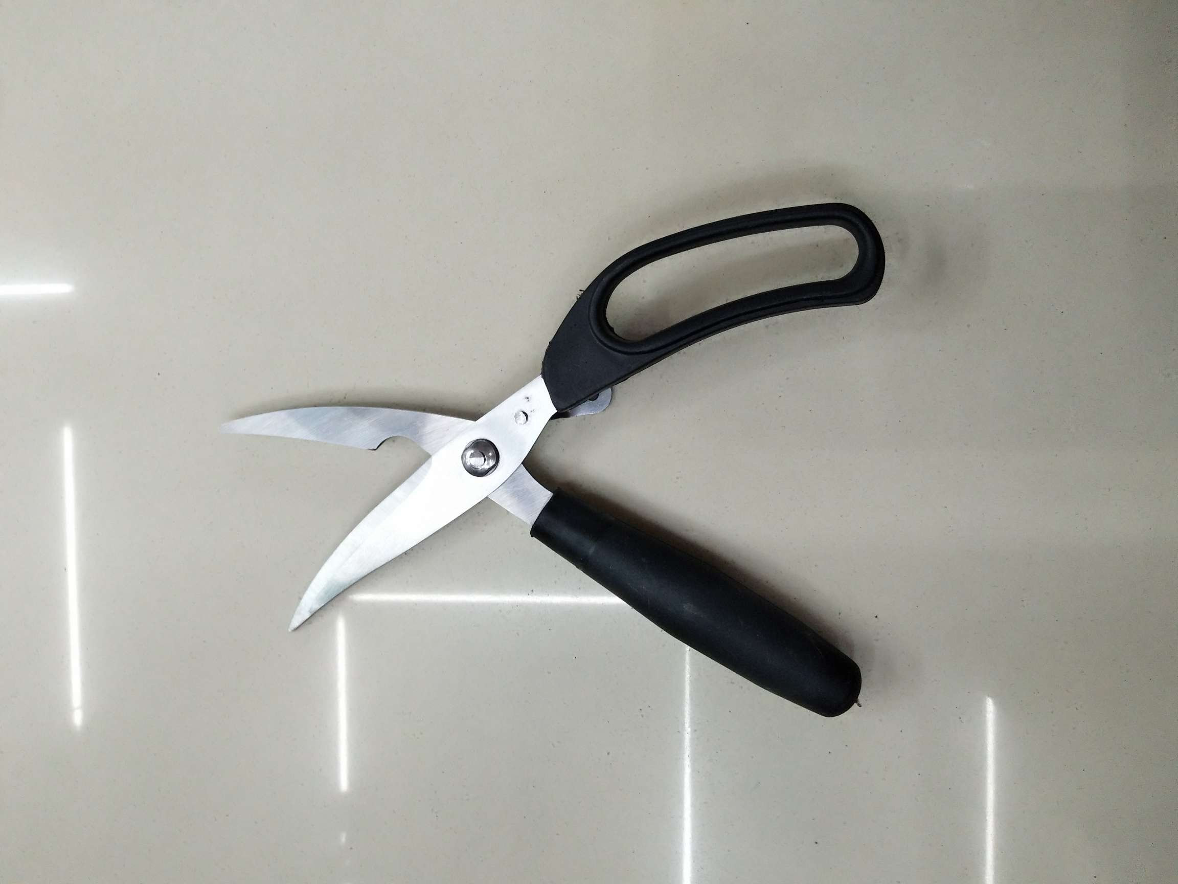 Office stationery, office scissors, office branch scissors, hardware knives, hardware tools, scissors, cutting tools Application Scenario