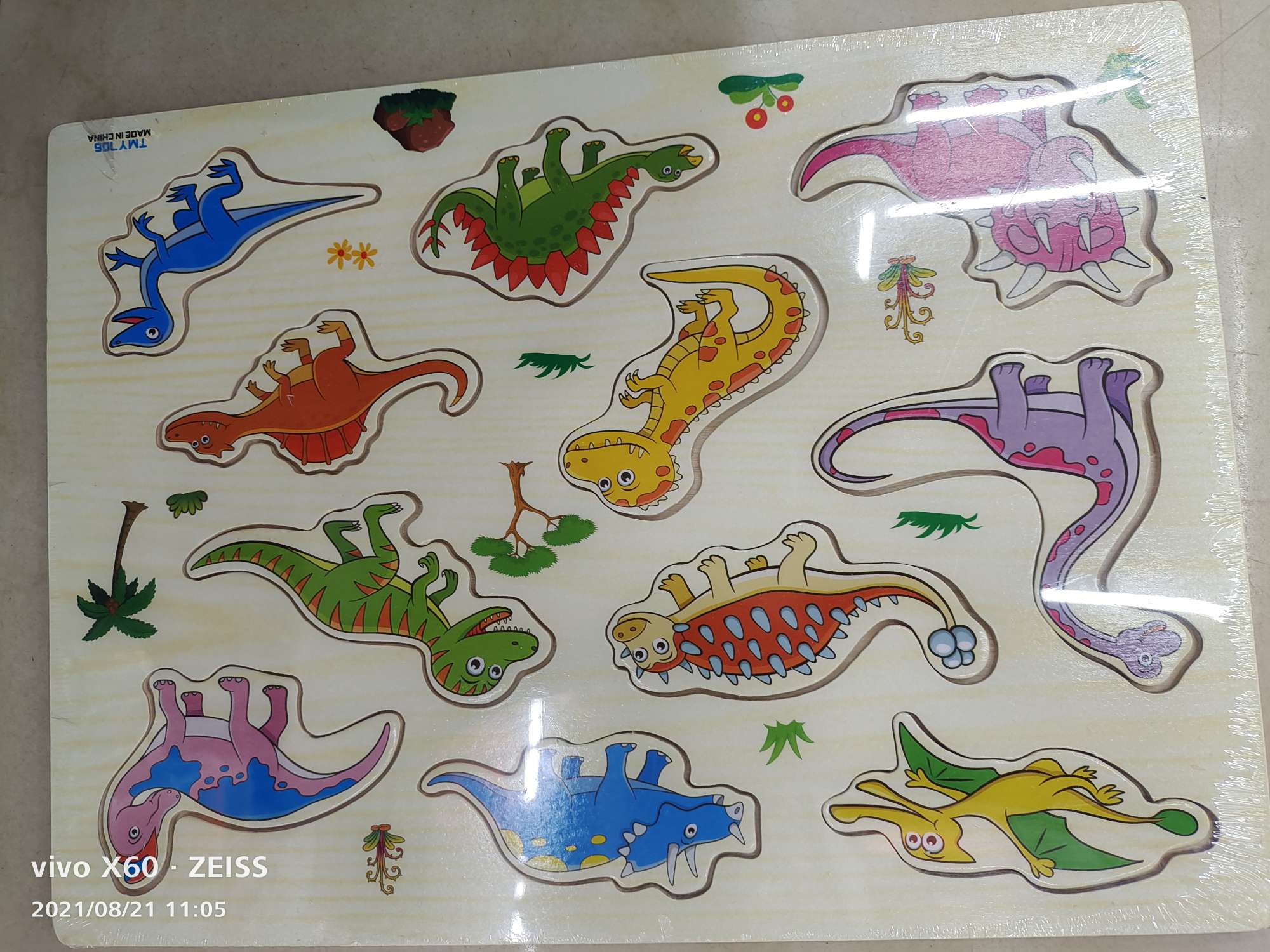 Wooden educational toys with wooden nails and hand-held boards for early childhood education detail image 4