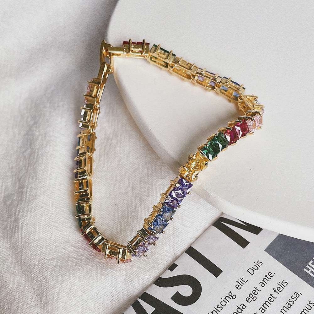 2021 European and American cross-border popular accessories: Personalized, simple and elegant bracelet, gold-plated multi-color glass bracelet for women Application Scenario
