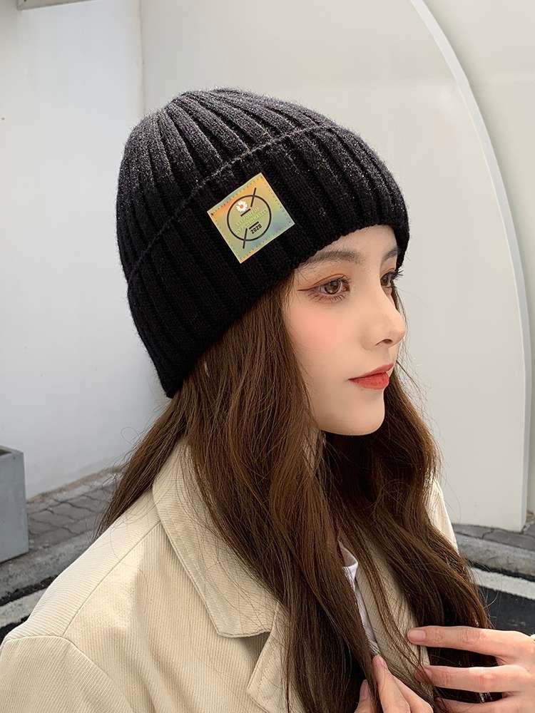 Korean college style woolen hat, children's trendy knitted hat, small Daisy warm hat, autumn and winter casual, versatile, sweet and cold hat details Picture