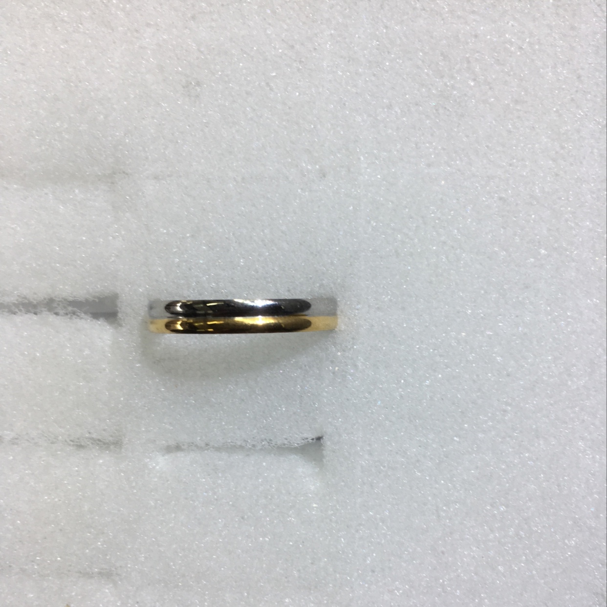 The design style of "half gold and half white" is unique and charming, fashionable and trendy, casual and elegant, versatile and classic details Picture