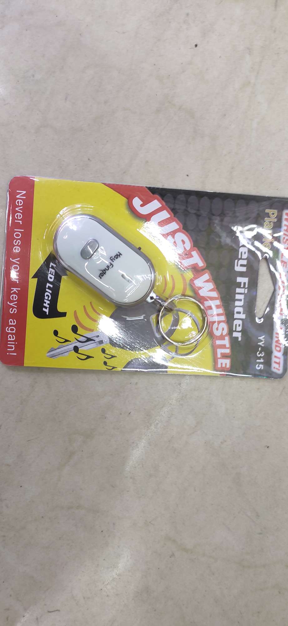 New car keychain finder, whistle finder, street stall supply, factory direct sales detail image 3