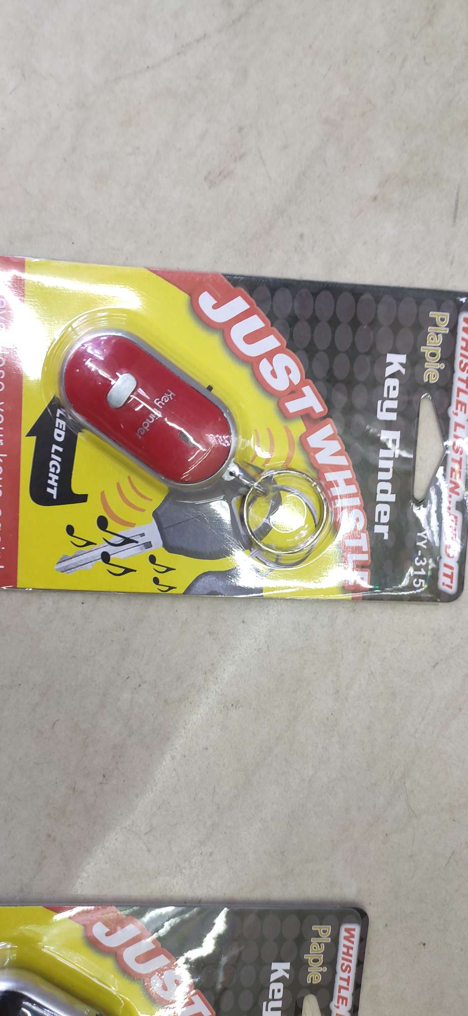 New car keychain finder, whistle finder, street stall supply, factory direct sales detail image 1
