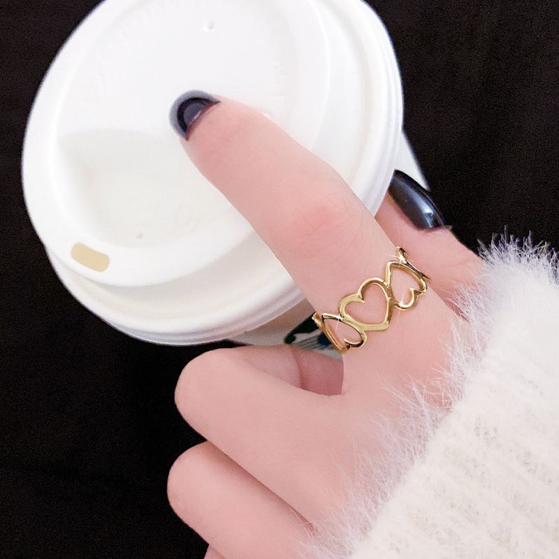 أما يوم "وينس آند إند" للسيدات ذوات الخواتم المفتوحة "فيقوم فيه عدد كبير من المصممين بتصميم خاتم السبابة Application Scenario