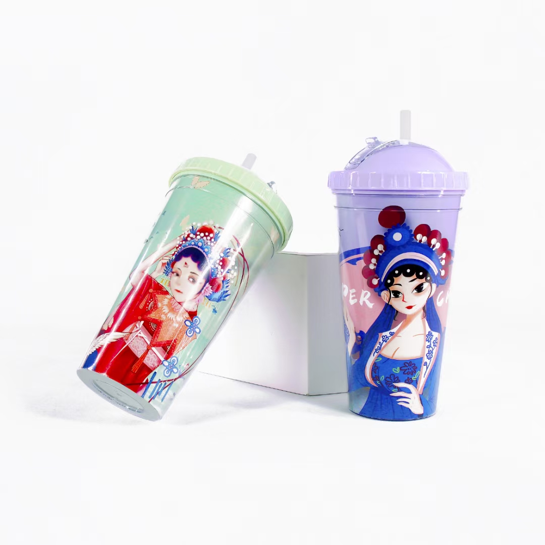 国潮风暴来袭[胜利][庆祝]  
 网红爆款冷饮杯🍹 🍹 
中国特色