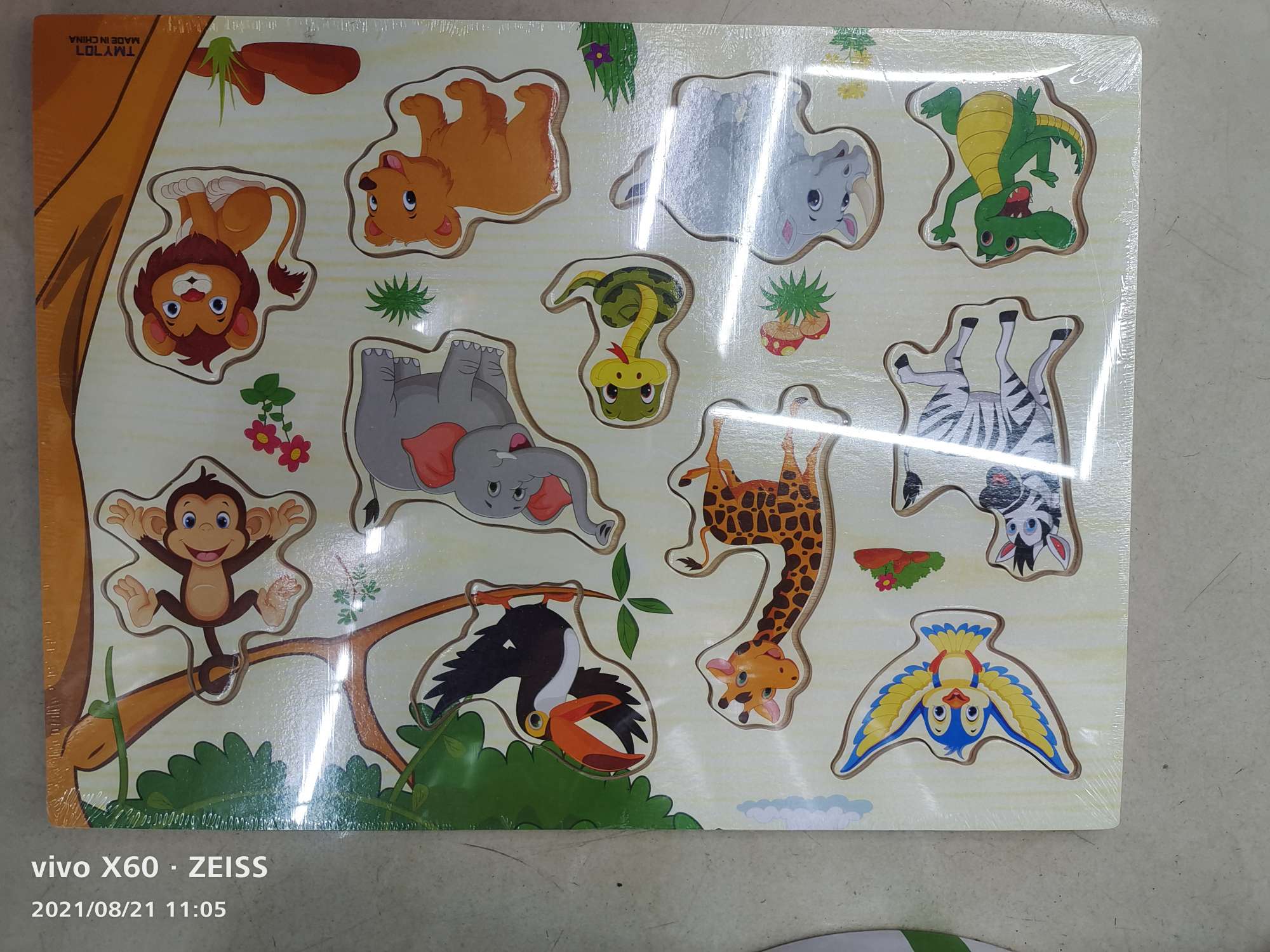 Wooden educational toys with wooden nails and hand-held boards for early childhood education detail image 3