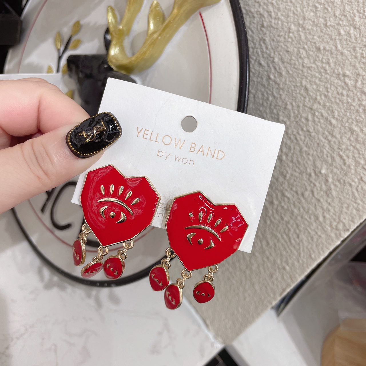 European and American high quality anti-allergy INS personality fashion metallic red irregular eyes exaggerated designer niche earrings pink you