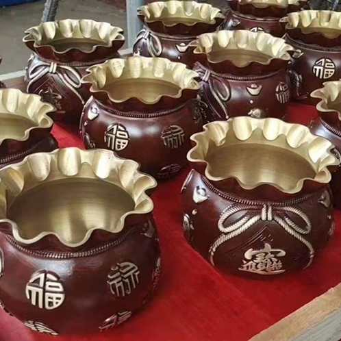 ——铜炉· 【纯铜福袋缸炉】
规格：外径12口径8.4高9.2cm
重量：约840克